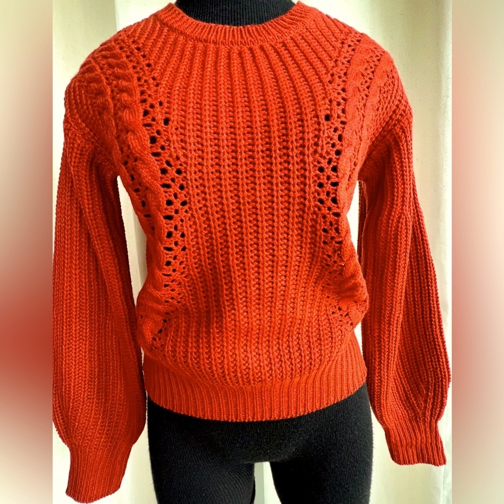 No Bounderies Juniors Caged Back  Sweater color Rust / size X Small/  ((Y-W)